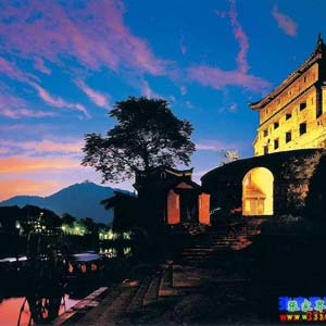 喜樂L線：天門山、張家界、袁家界、猛洞河、鳳凰古城超經(jīng)典五日游