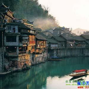 【長沙往返路線1】張家界、鳳凰古城、天子山、黃龍洞三晚四日游