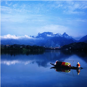 喜樂O線：猛洞河漂流、鳳凰古城兩日游