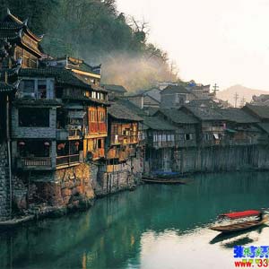 時尚商務(wù)C線：張家界、天門山、鳳凰古城四日游